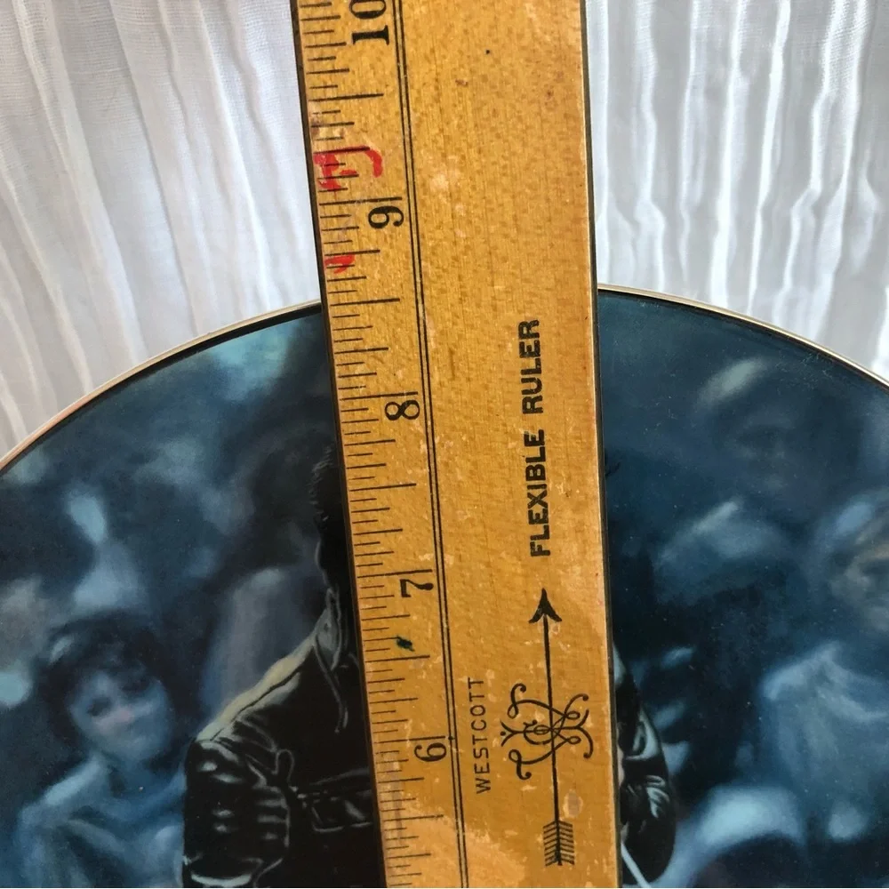 ELVIS PRESLEY COLLECTORS PLATE '68 Comeback Special number 1658, w/COA - Picture 8 of 10